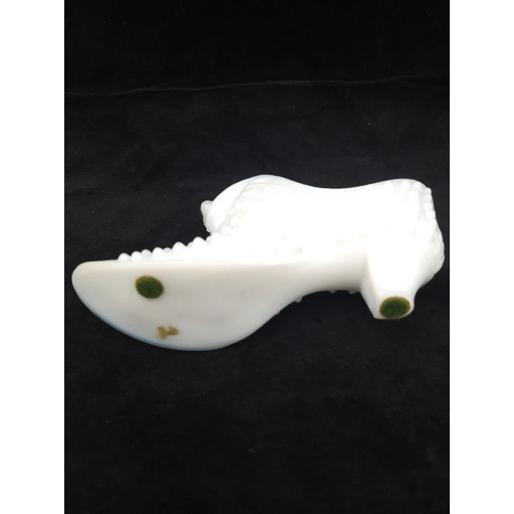 Fenton Hobnail Milk White Glass Shoe Boot Slipper Vintage - Cat Head‎